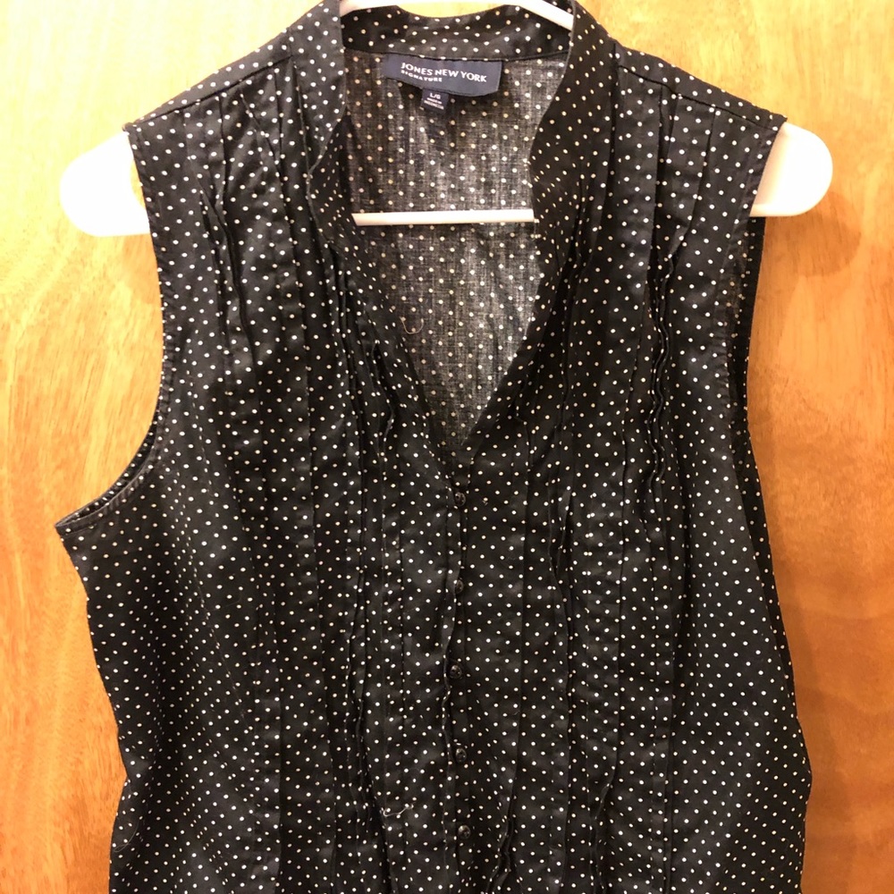 Polka dot sleeveless top